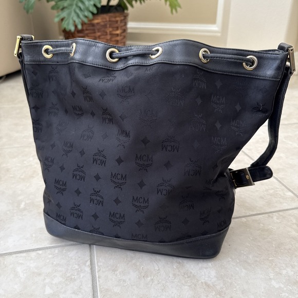 VTG MCM Black Jacquard‎ bucket bag Crossbody Purse Large Nylon & Leather Germany - Picture 4 of 16